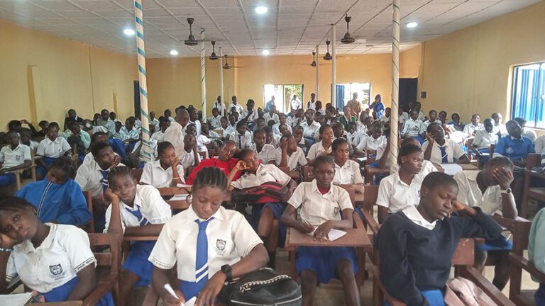 {"capture_mode":"AutoModule","faces":["-1678_1851_-1384_2146","-3477_1800_-3225_2053"]}