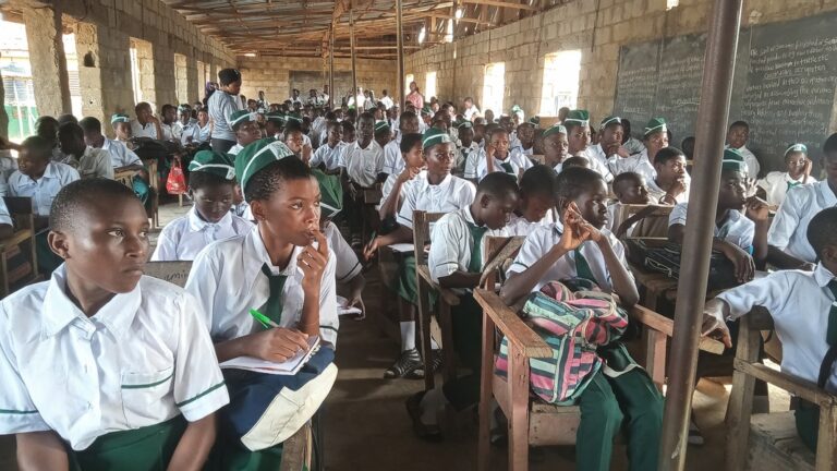 {"capture_mode":"AutoModule","faces":["-1714_1294_-1399_1610"]}